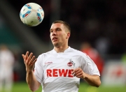  英超转会风云：上海海港盯上锋线强援，肖若腾或成交易筹码